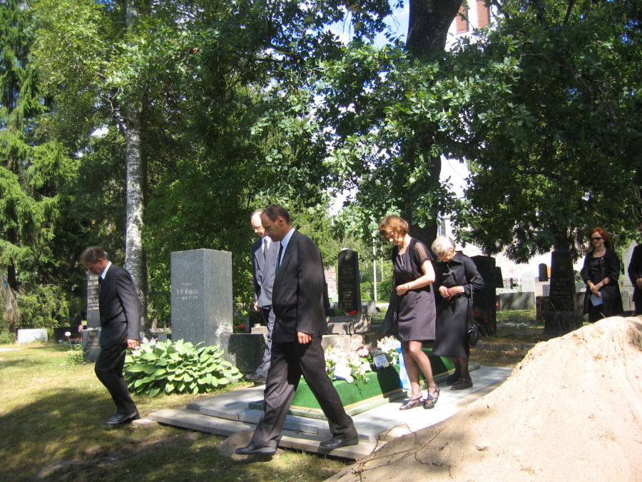 Tuulikin hautajaiset